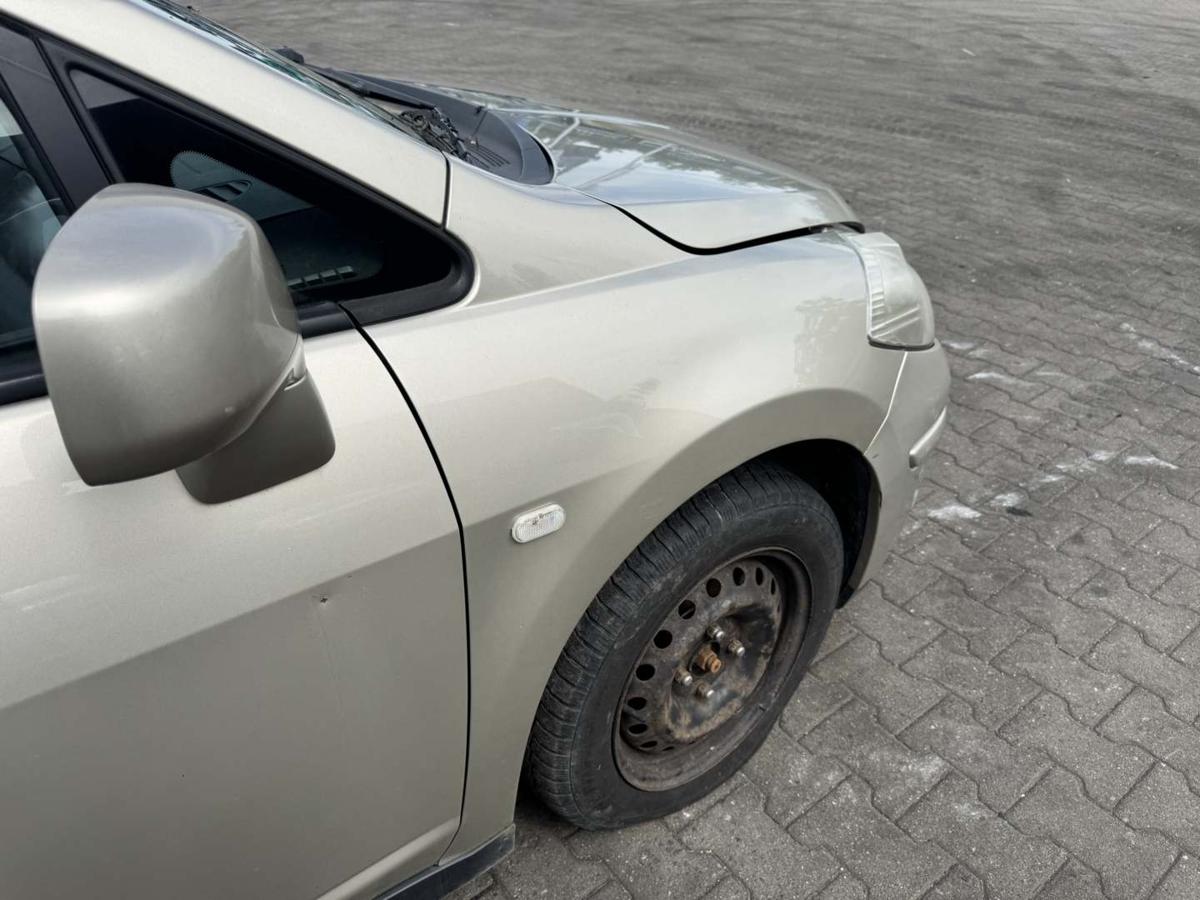 Nissan Tiida original Kotfl&uuml;gel vorn rechts HAB Glazed Almond Bj.2009
